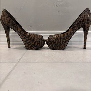 Stuart Weitzman platform